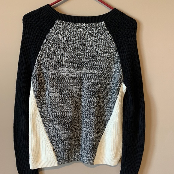 Sweater - Picture 2 of 5